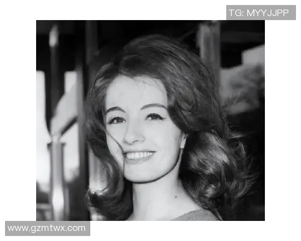 以颜值著称的女足球星，凭美貌与实力并重征服赛场的故事