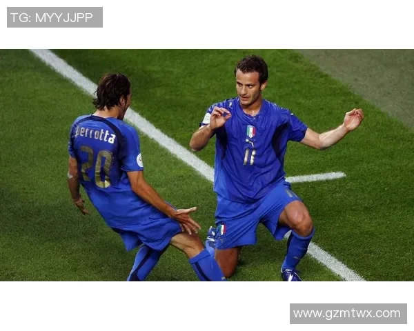 当足球巨星以手指庆祝进球时那一刻的激情与荣耀瞬间 当足球巨星以手指庆祝进球时那一刻的激情与荣耀瞬间