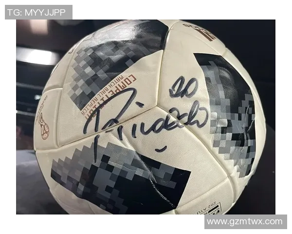 足球明星签名球的市场价值分析与收藏投资前景探讨